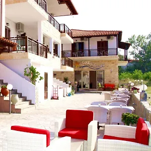Otel Avra Ormos Panagias