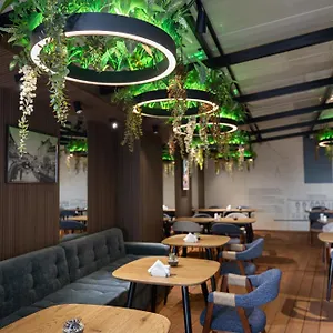 Otel Graphica, Tiflis
